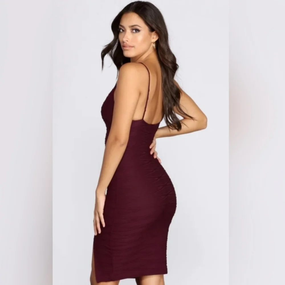 Elegant Burgundy Spaghetti Strap Dress